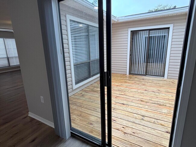 Building Photo - 926 Holbrook Cir