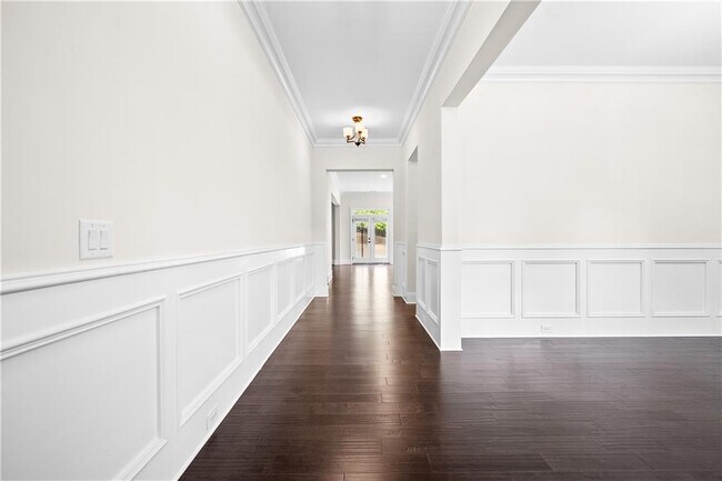Building Photo - 3619 Strath Dr