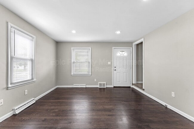 Building Photo - 14489 Agnes St