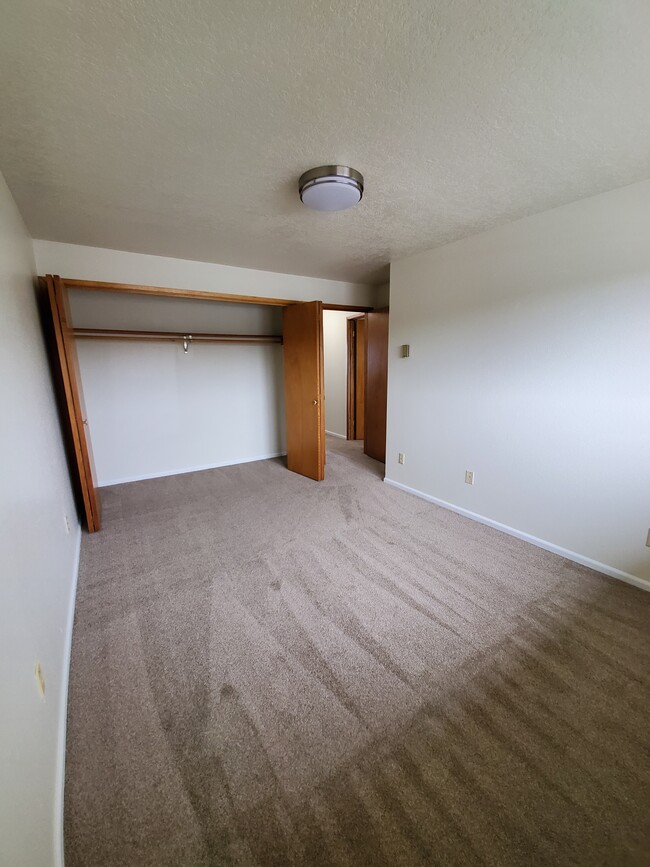 Building Photo - 250 Beach Pl