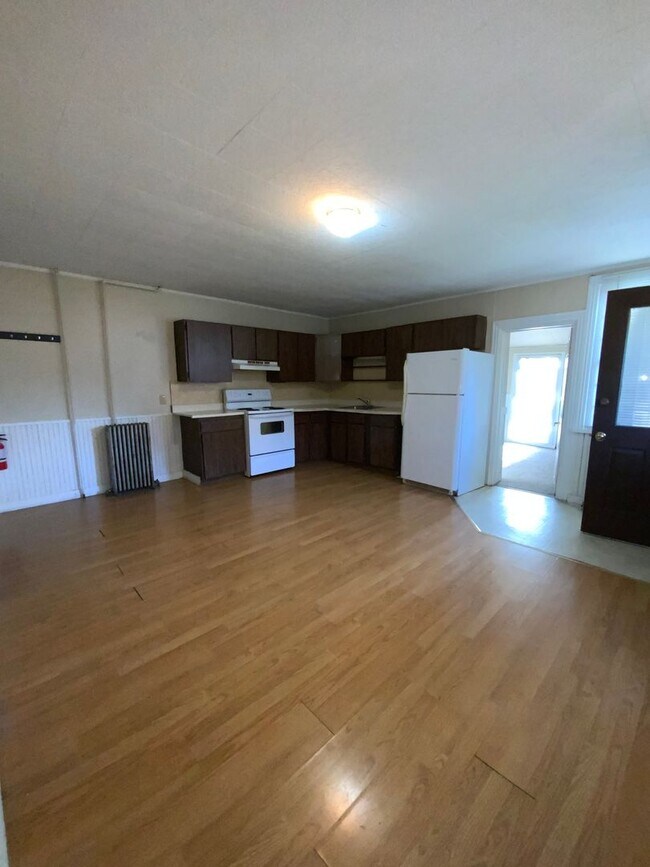 Building Photo - 31 New Haven St