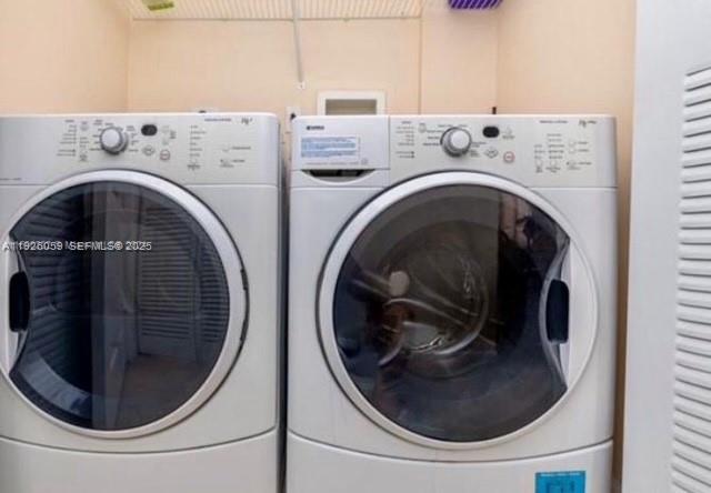 Building Photo - 1919 Van Buren St