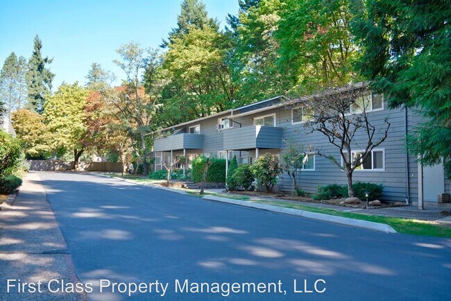 Building Photo - 3855 Lake Grove Ave