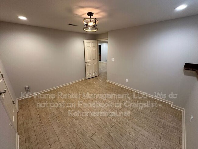 Building Photo - 9802 NW 72nd Terrace