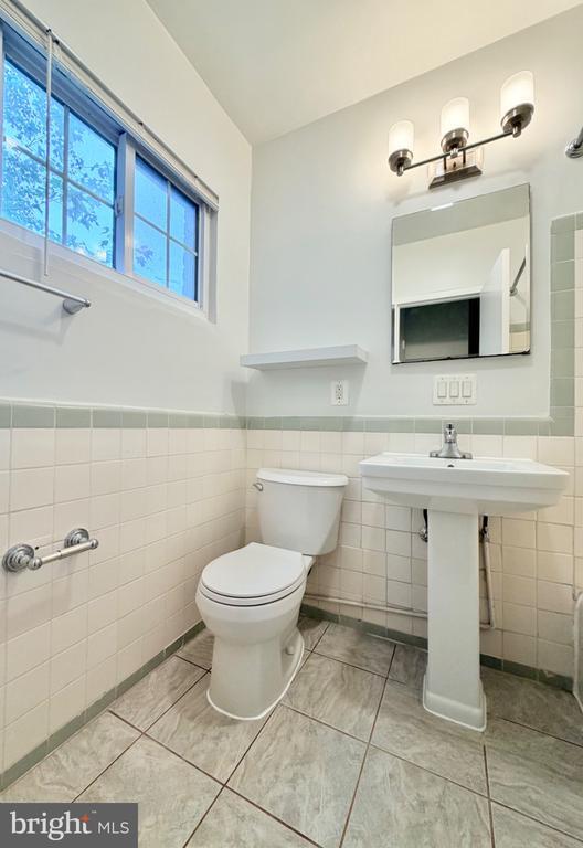 Building Photo - 3540 Martha Custis Dr