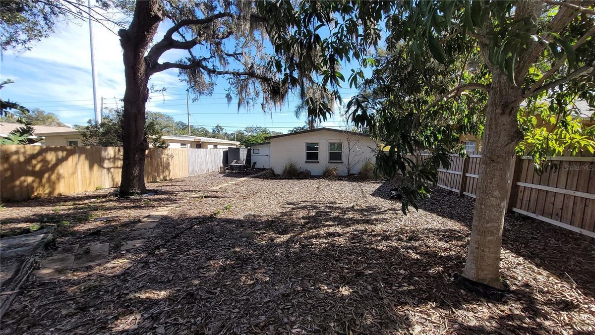 Building Photo - 2028 N Betty Ln