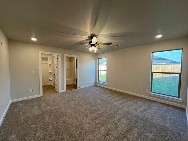 Building Photo - For Rent: Charming 3-Bedroom, 2-Bath Home in West Texas!