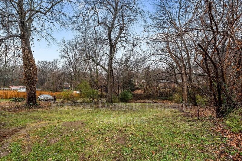 Building Photo - 1710 Rainbow Dr