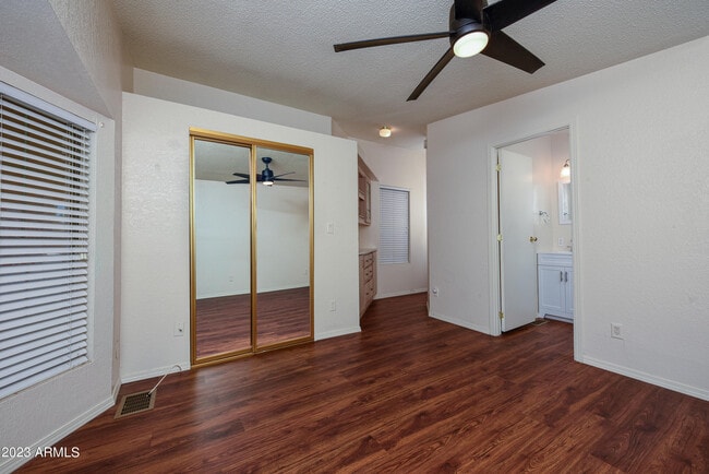 Building Photo - 6178 S Pinehurst Dr