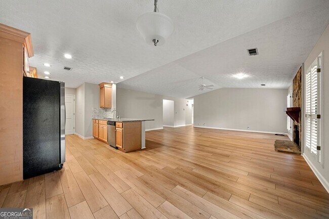 Building Photo - 503 Waterwood Bend