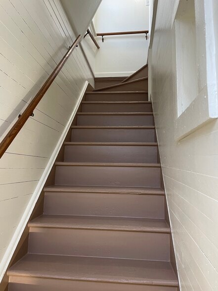 Building Photo - 141 7th Ave N