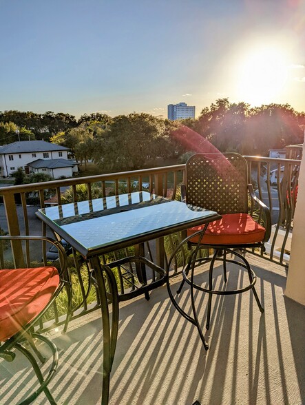Balcony - 235 6th St NW