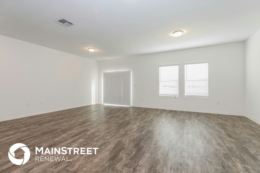 Building Photo - 194 Hidden Lk Lp