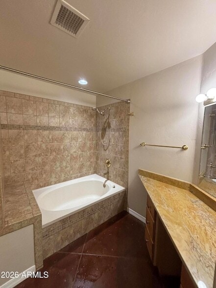 Building Photo - 5342 S San Pedro Ave