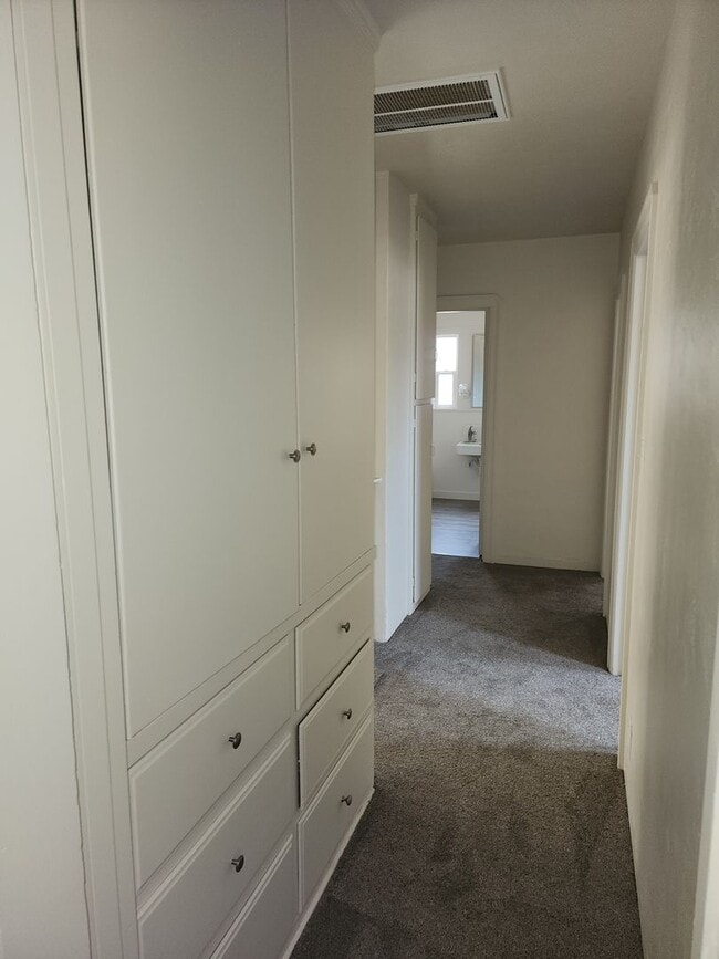 Building Photo - Country Home Between Empire and Waterford-  3 Bedroom 1 Bathroom With Central Heat And Air