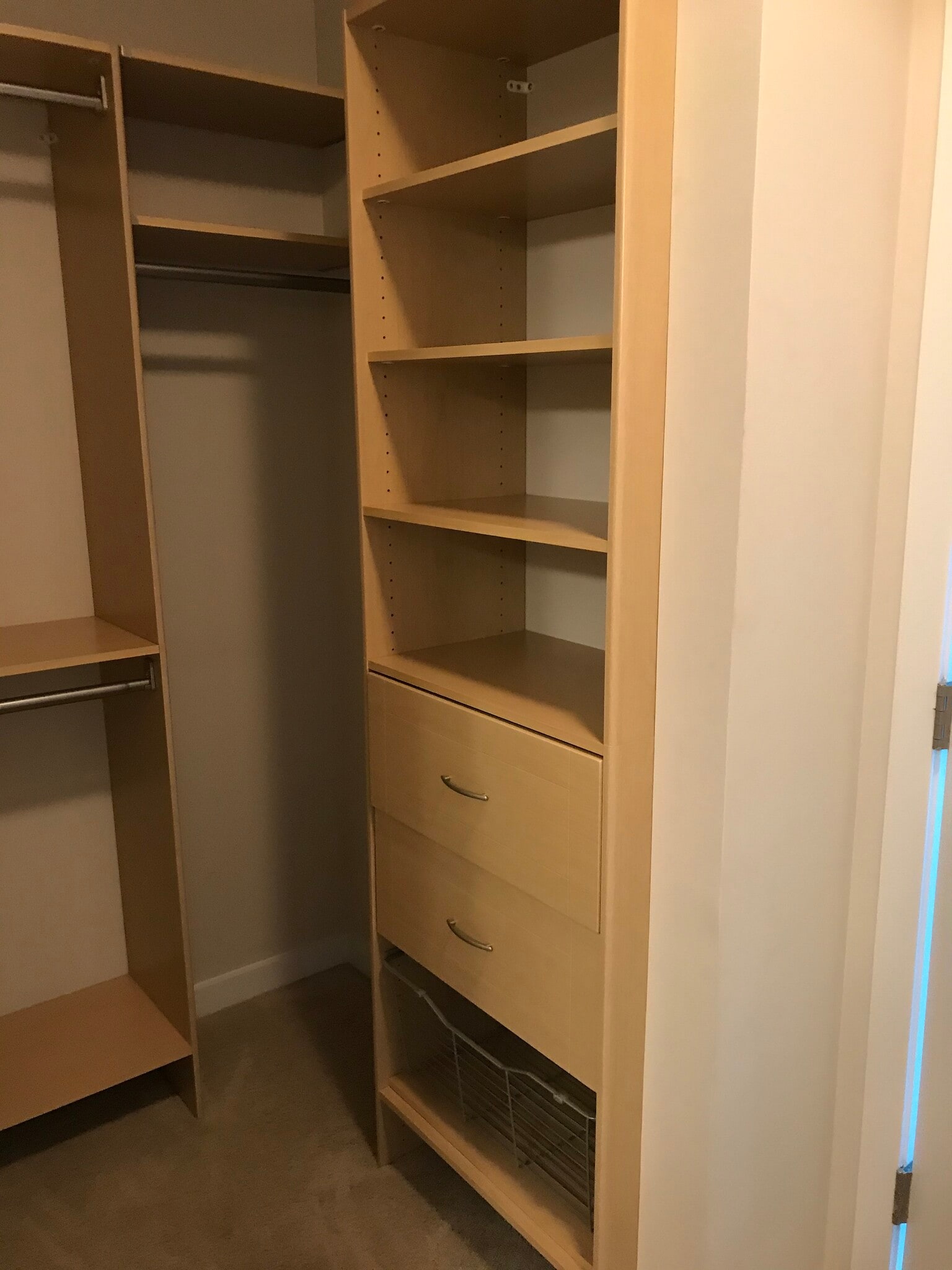 Closet - 400 W Peachtree St NW