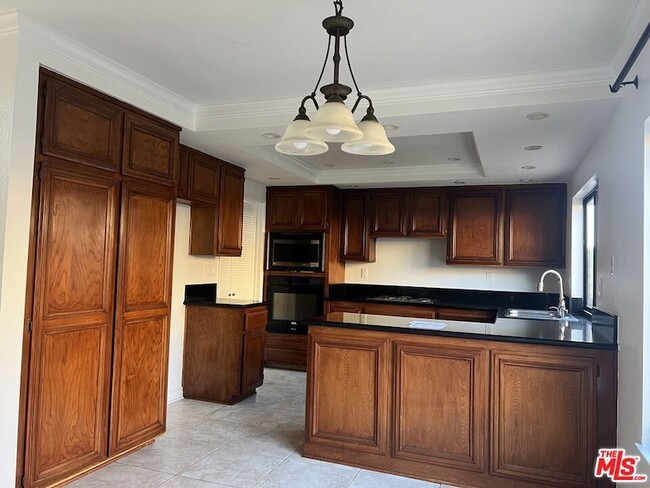 Building Photo - 5241 W Goldenwood Dr