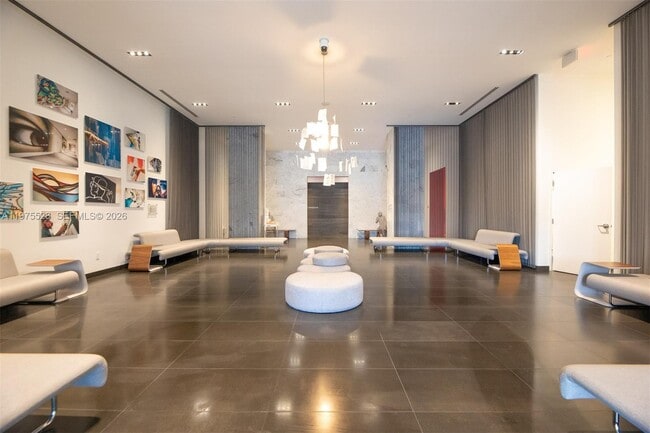 Building Photo - 1600 NE 1st Ave