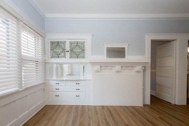 Building Photo - Fully Renovated Craftsman Home, 3-Bedroom,...