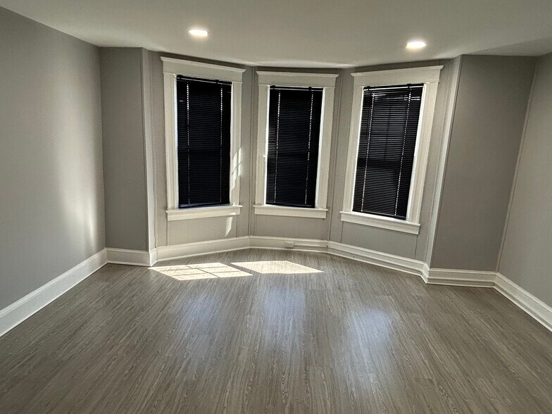 Building Photo - 516 Woodbourne Ave