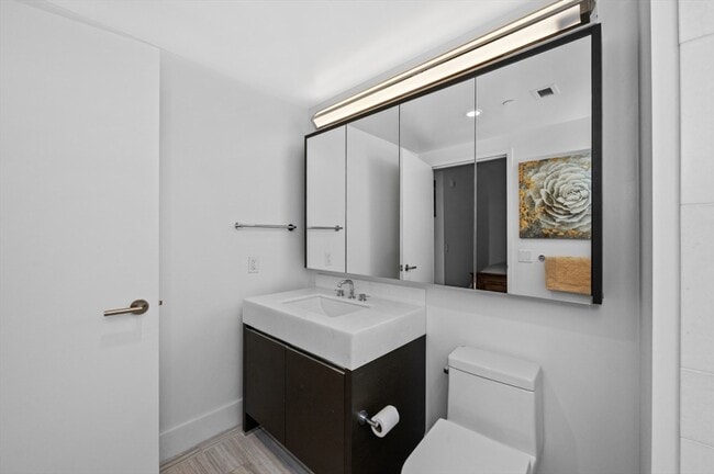 Building Photo - 100 Lovejoy Wharf