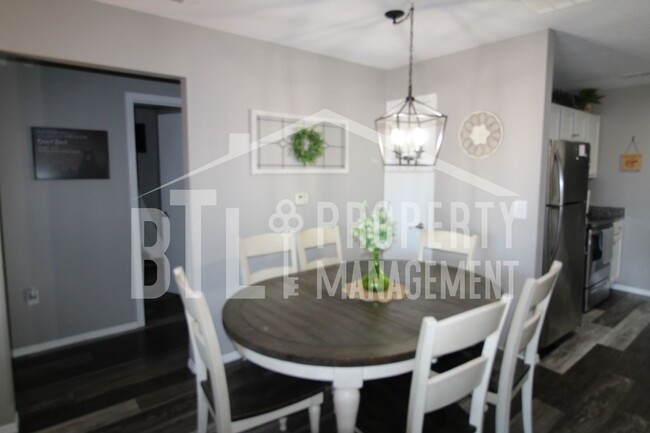 Building Photo - Beautifully Furnished 3 Bedroom Condo in B...