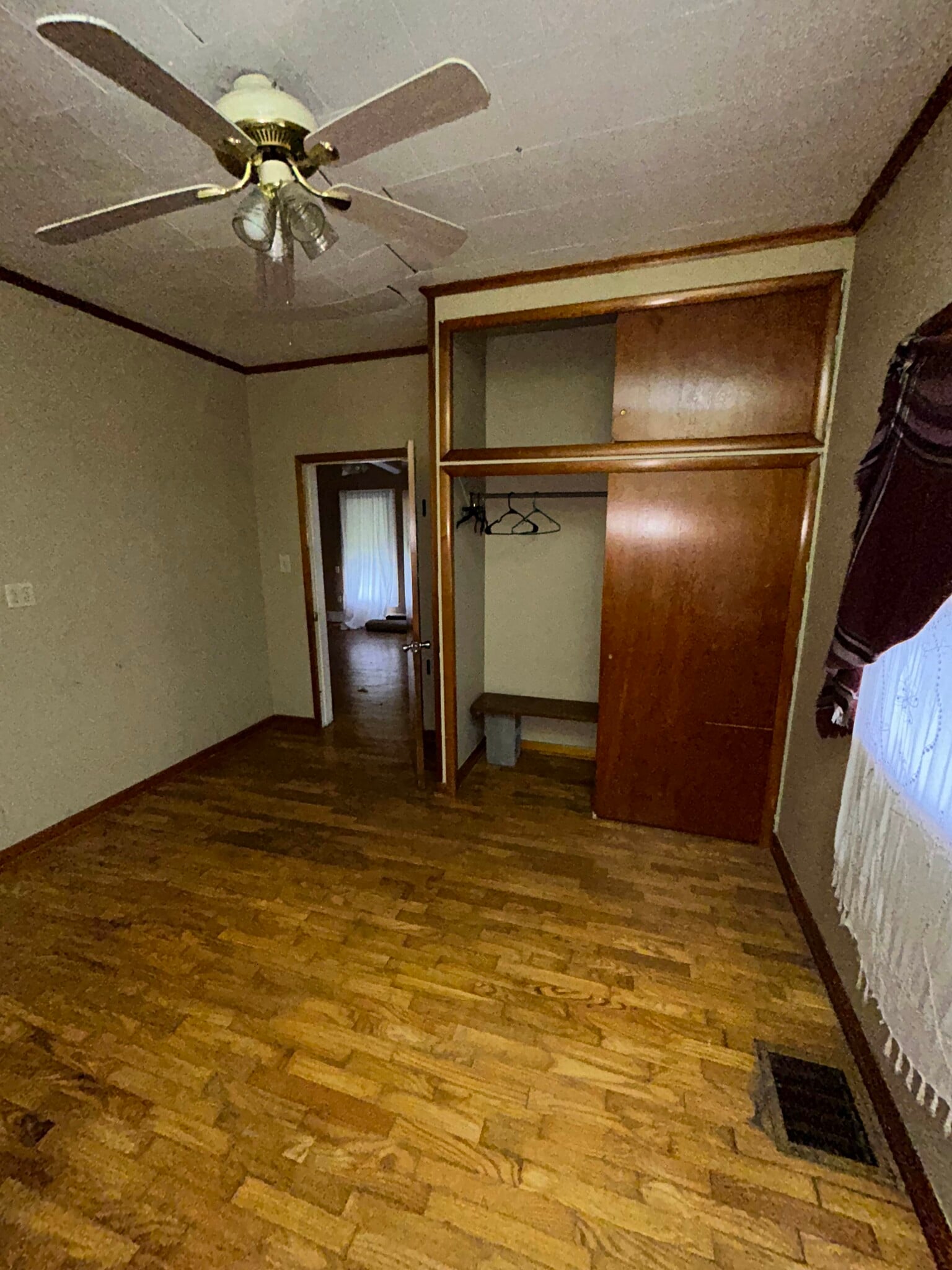 Building Photo - 404 S Thomas St