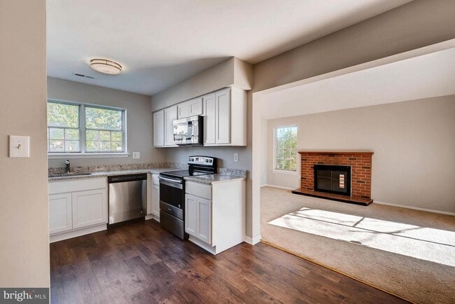 Building Photo - 915 Cambridge Ave