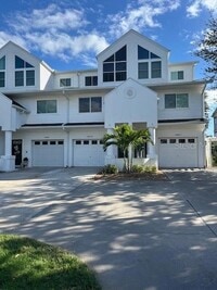 Building Photo - 14839 Seminole Trail