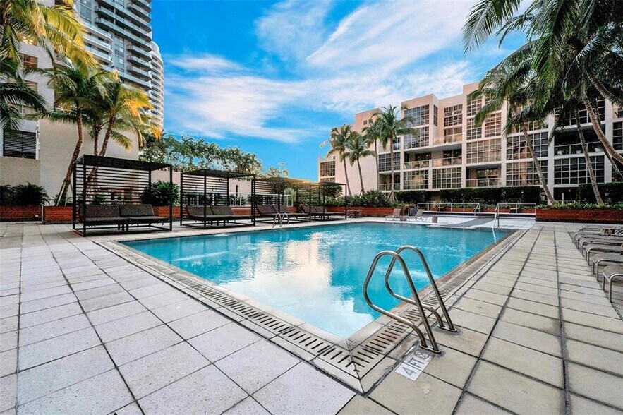 Building Photo - 3470 E Coast Ave