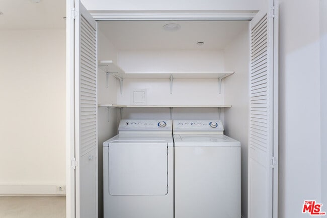 Building Photo - 11 Brooks Ave