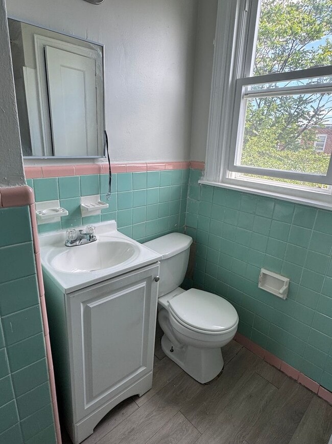 Building Photo - 2-Bedroom Home with Spacious Yard in Junia...