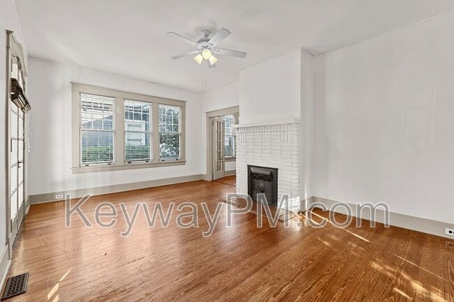 Building Photo - 108 4th St