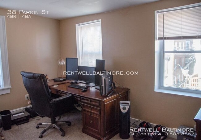 Building Photo - 38 Parkin St