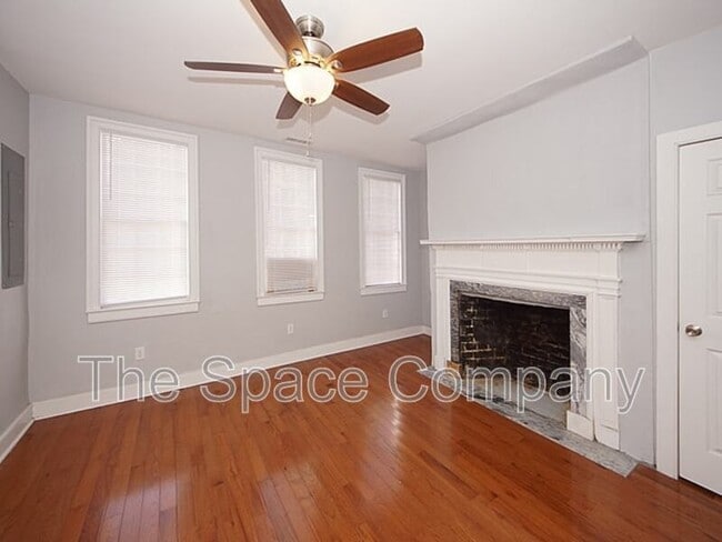 Building Photo - 126 Logan St