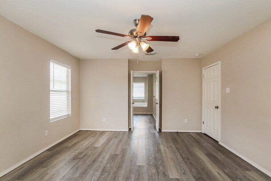 Building Photo - 1504 Lorson Loop