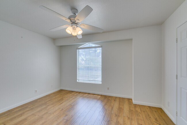 Building Photo - 2838 Dawn Crossing Dr