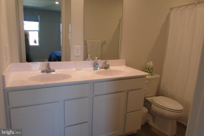 Building Photo - 30155 Creekview Cir