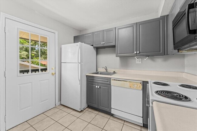 Building Photo - 12407 Oak Cedar Pl