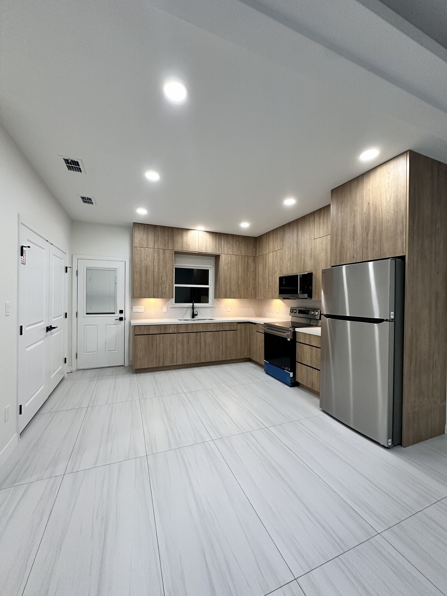 Building Photo - 11313 N 25th St