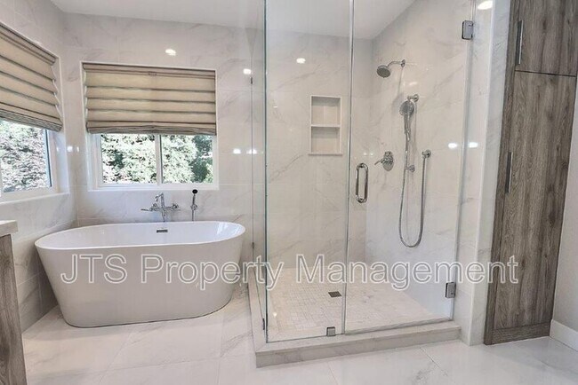 Building Photo - 2696 Prestwick Dr