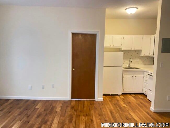 Building Photo - 62 S Huntington Ave