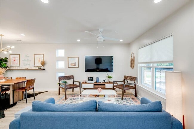 Building Photo - 2516 Friar Tuck Ln