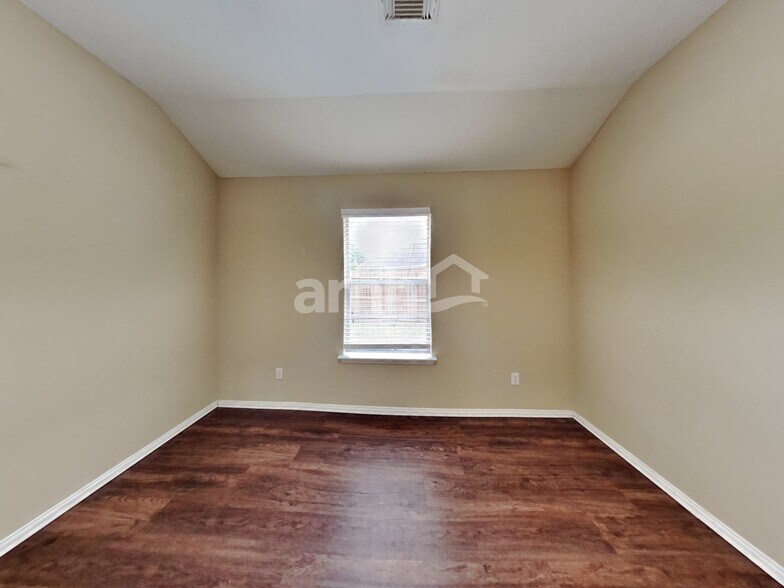 Building Photo - 2918 Meridian Bay Ln