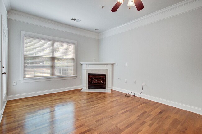 Building Photo - 1025 Riverland Woods Pl