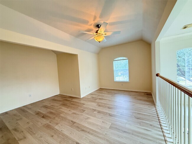 Building Photo - 1528 Mesa Verde Dr