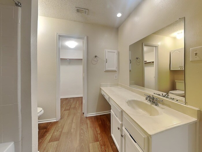 Building Photo - 908 Dunning Dr