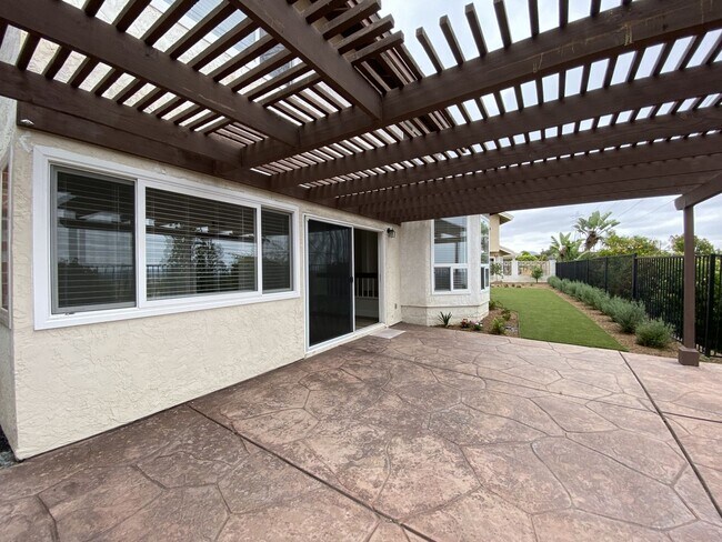 Building Photo - Spacious Home in La Costa with Nice View!!