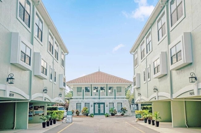 Building Photo - Luxury Resort Townhome Now for Lease