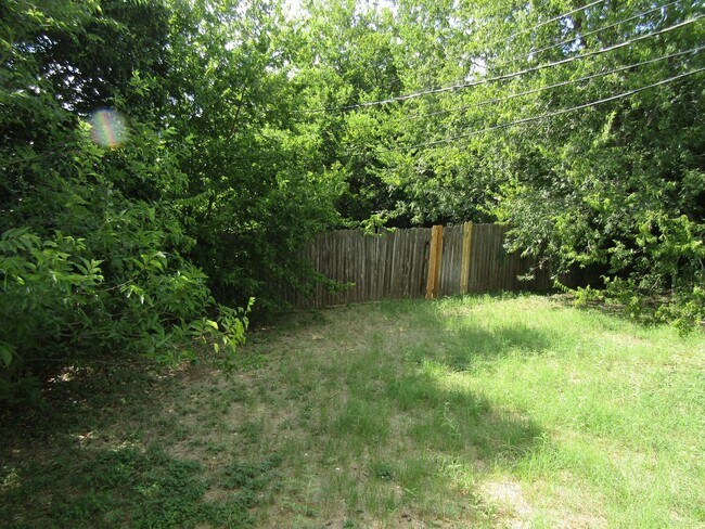 Building Photo - 8508 Apple Carrie Cove